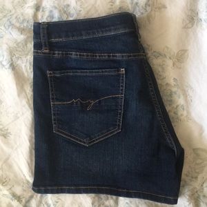 NY & CO SoHo shorts 3”